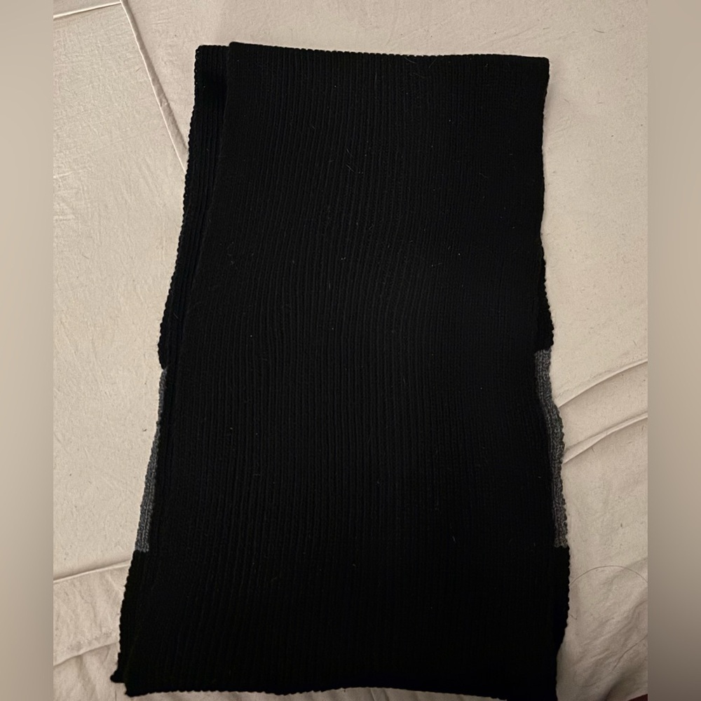 Polo by Ralph Lauren Two-Color Scarf - Picture 3 of 4